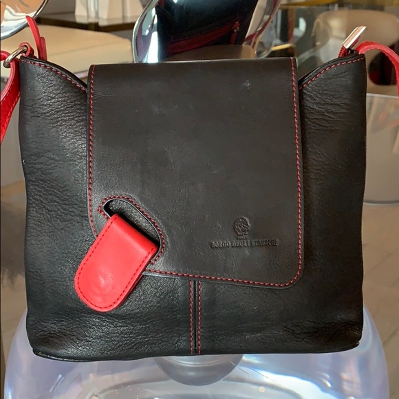 Blk Leather Crossbody Bag by Borgo Degli Etruschi - Picture 2 of 8